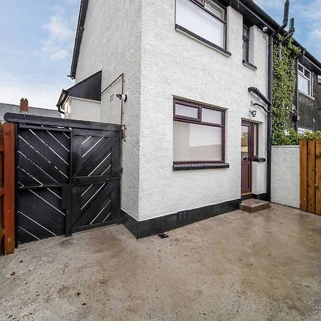 Ardoyne Lodge 'Sleeping 4 Guests' Belfast Exterior photo