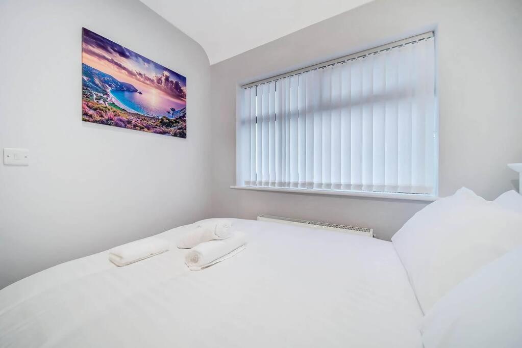 Ardoyne Lodge 'Sleeping 4 Guests' Belfast Exterior photo