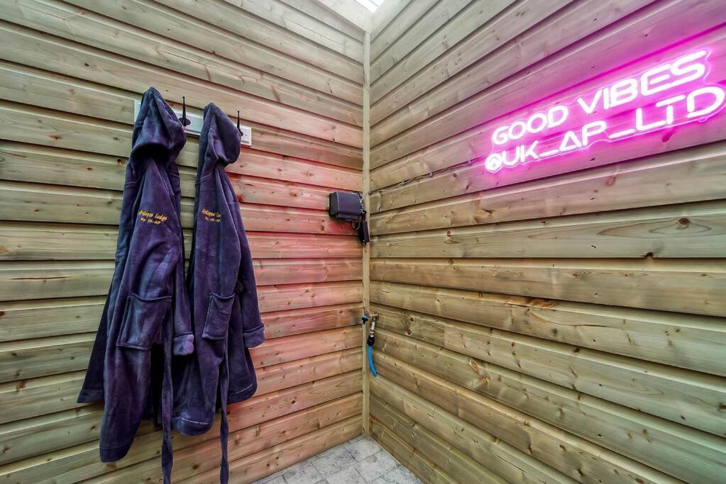 Ardoyne Lodge 'Sleeping 4 Guests' Belfast Exterior photo