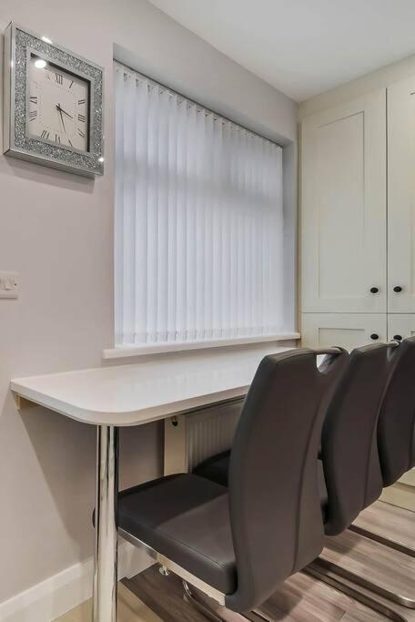 Ardoyne Lodge 'Sleeping 4 Guests' Belfast Exterior photo
