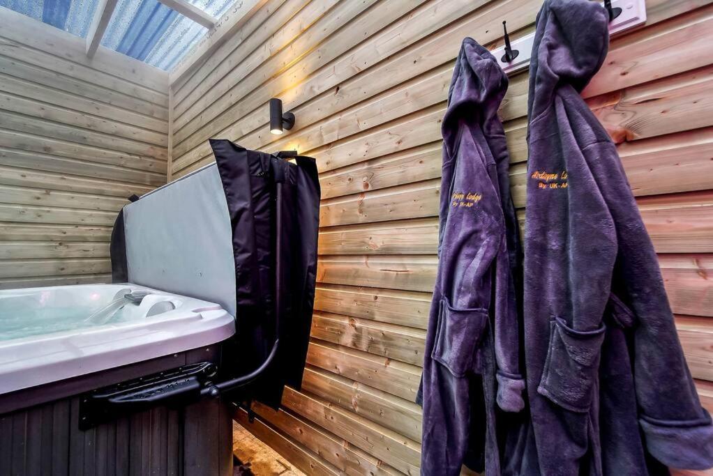 Ardoyne Lodge 'Sleeping 4 Guests' Belfast Exterior photo